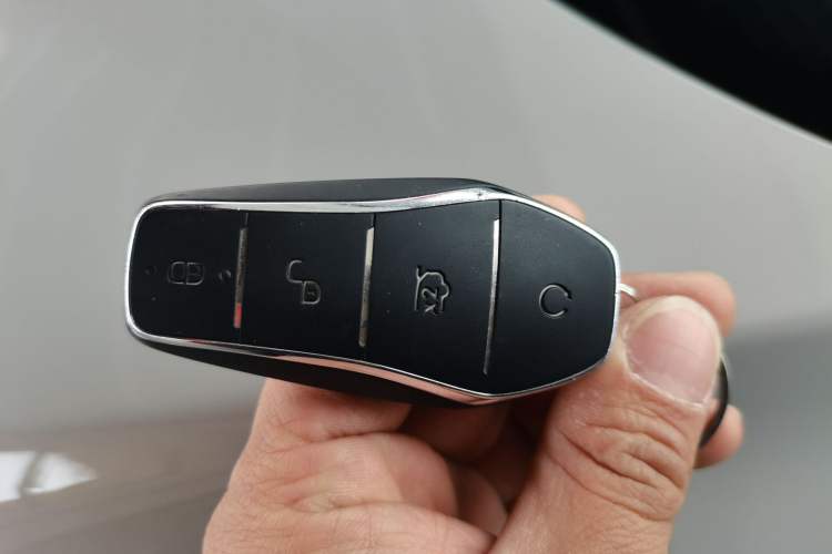 Used BYD Song PLUS New Energy 2025 DM-i Smart Drive 112KM Prestige Model Vehicle Key