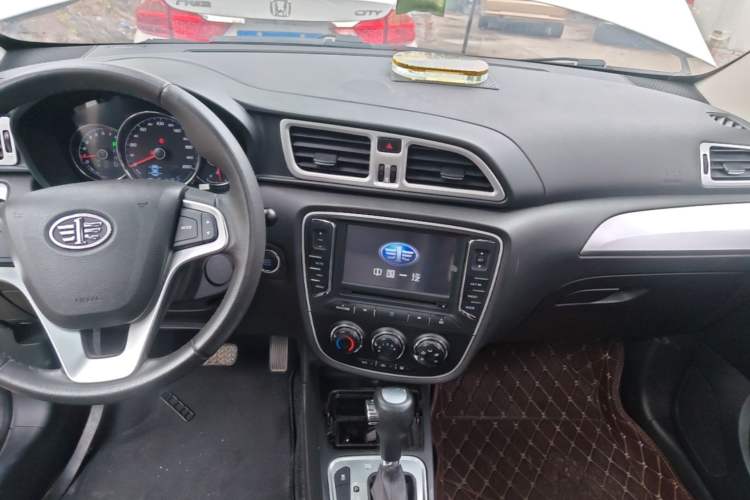 Used FAW Junpai D60 2016 1.8L Automatic Prestige Model Audio And AC Panel