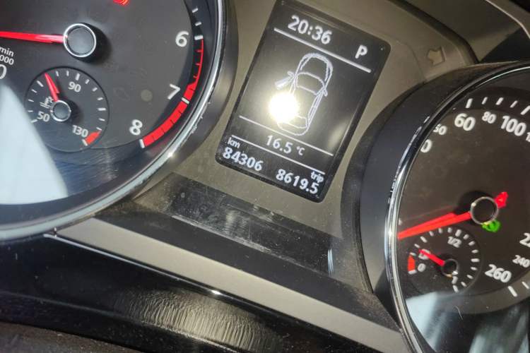 Used Volkswagen Sagitar 2018 280TSI DSG Ignite Edition Odometer Close Up