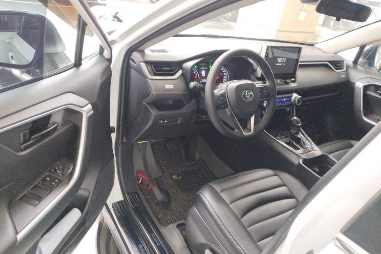 Used Toyota RAV4 2021 2.0L CVT Two-Wheel Drive Urban Edition Driver Seat