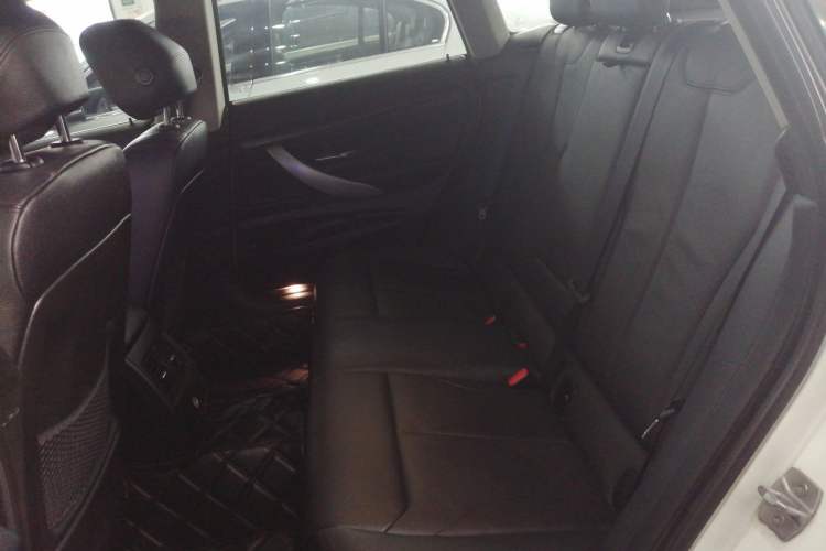 Used BMW 3 Series GT 2014 320i Leading Model
