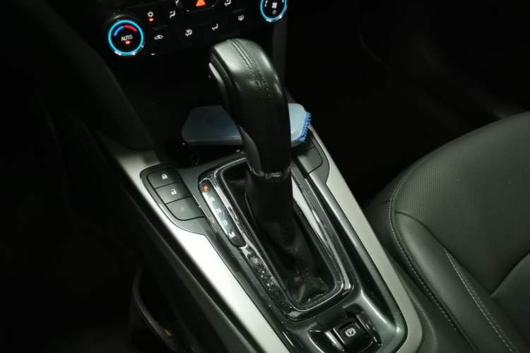 Used Chevrolet Malibu 2016 2.0L Automatic Luxury Edition
