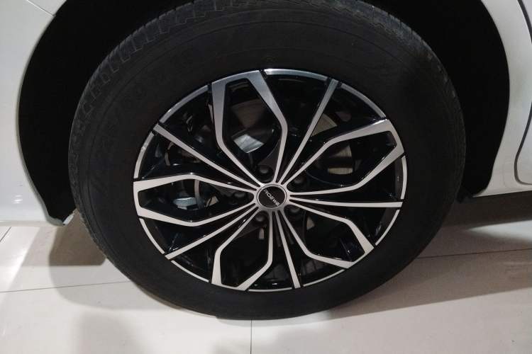 Used Roewe iMAX8 New Energy 2025 1.5T DMH Lu Zun Deluxe Edition Right Rear Wheel Hub