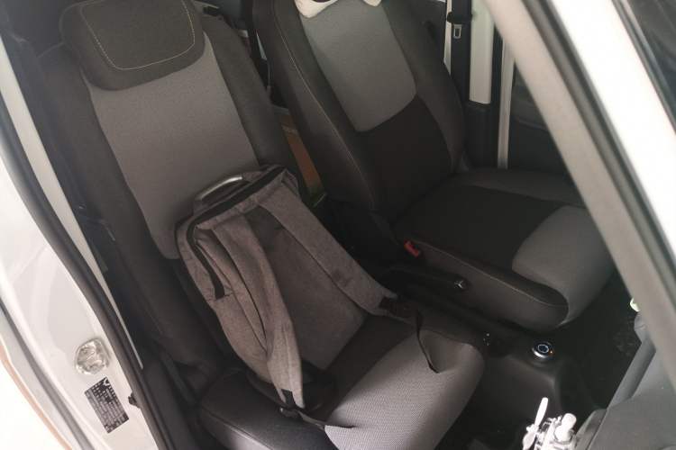 Used Wuling Zhiguang New Energy 2025 Model 305km Ambitious Edition Right Front Seat