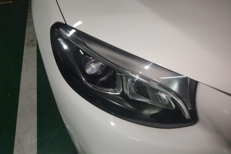 Used Mercedes-Benz GLC 2018 GLC 260 4MATIC Luxury Model
