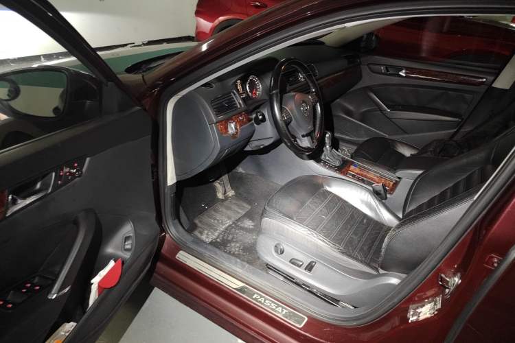 Used Volkswagen Passat 2011 1.8TSI DSG Prestige Edition Driver Seat