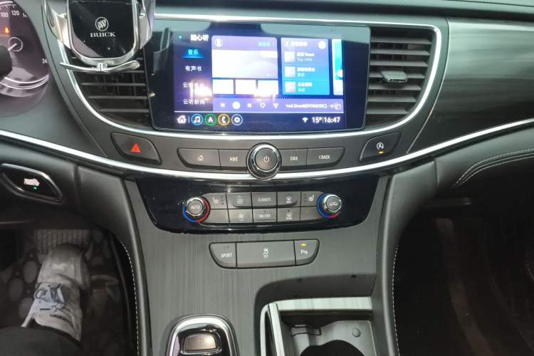 Used Buick LaCrosse 2021 652T Luxury Model Audio And AC Panel