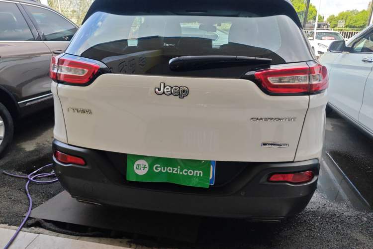 Used Jeep Cherokee 2016 2.4L Leading Edition
