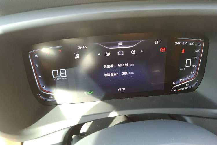 Used Hongqi HQ9 2023 2.0T Smart Connect Flagship Edition Odometer Close Up