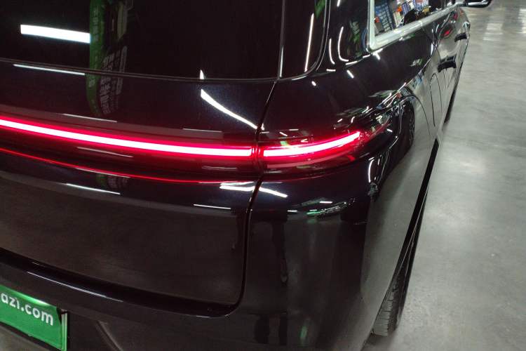 Used Li Auto L8 2023 Pro Model
