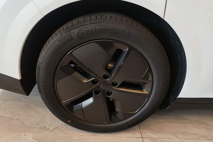 Used Li Auto i8 2025 Model Standard Version Right Rear Wheel Hub