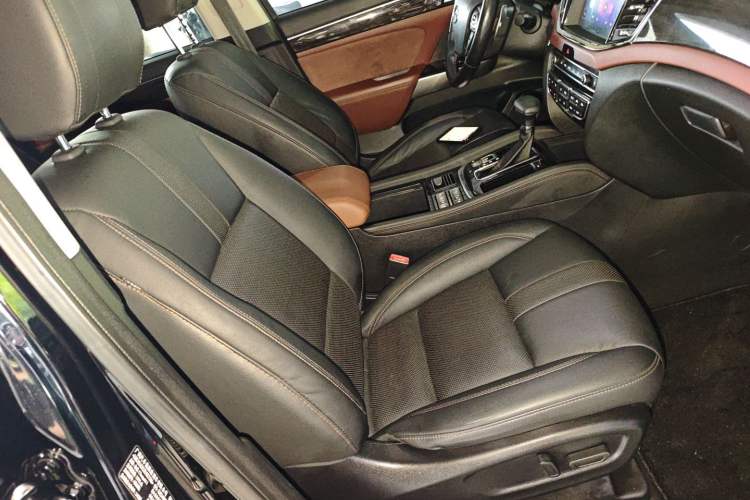 Used GAC Trumpchi GS8 2017 320T Two-Wheel Drive Luxury Smart Connectivity Version (7 Seats)