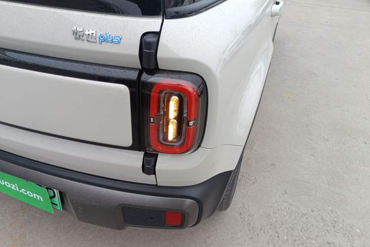 Used Baojun Spark EUV 2026 Model 501km Smart Luxury Edition Right Rear Taillight