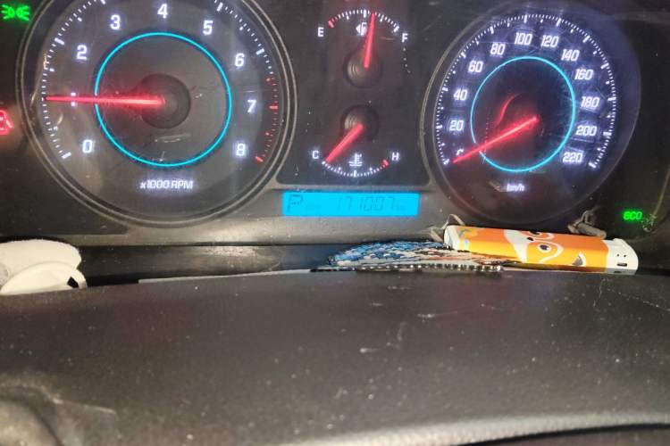 Used Chevrolet Captiva 2012 2.4L 4x4 Flagship Edition 7 Seats Odometer Close Up