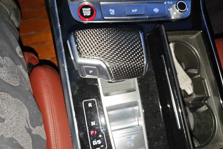 Used Audi SQ7 2024 4.0 TFSI Night Knight Edition Gear Lever
