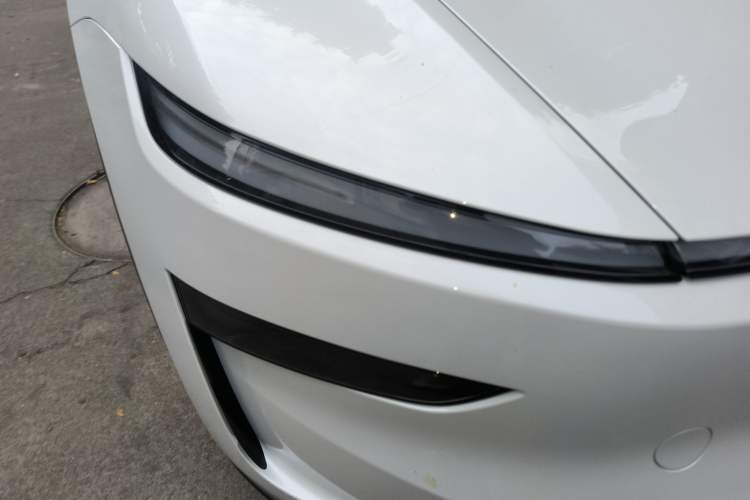 Used Tesla Model Y L 2025 Model Long-Range All-Wheel-Drive Version
