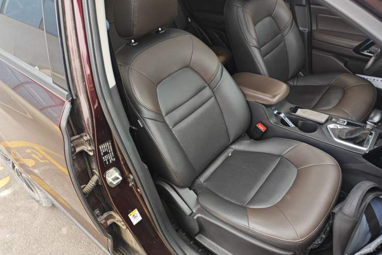 Used GAC Trumpchi GS4 2017 235T Automatic Two-Wheel Drive Elite Edition Right Front Seat