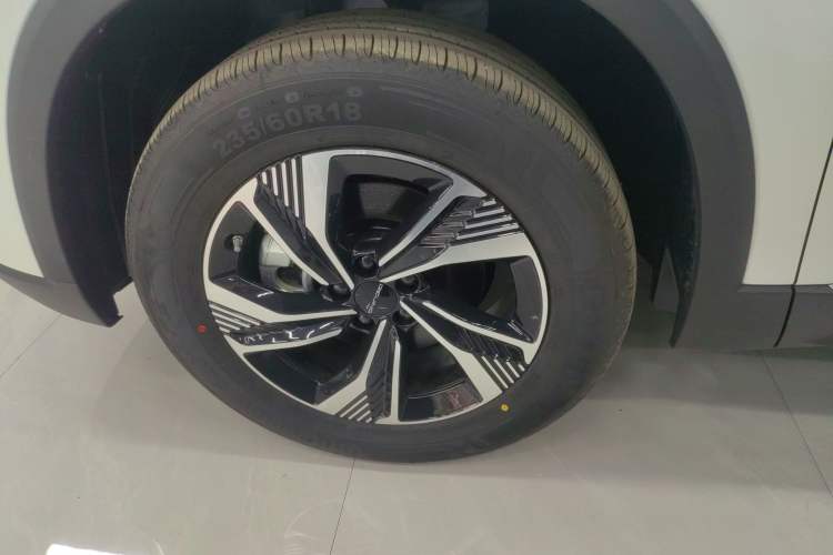 Used BAIC Beijing X7 2023 1.5TD DCT Premium+ Edition Left Front Wheel Hub