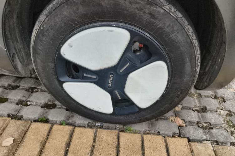 Used CHANGAN NEVO Lumin 2022 210km Sweet Edition Right Front Wheel Hub