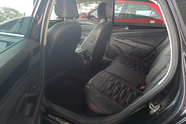 Used Volkswagen Passat 2020 330TSI Elite Edition China VI
