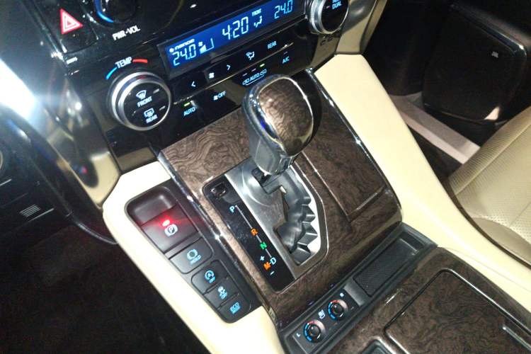 Used Toyota Alphard 2018 Revised Version 3.5L Premium Edition