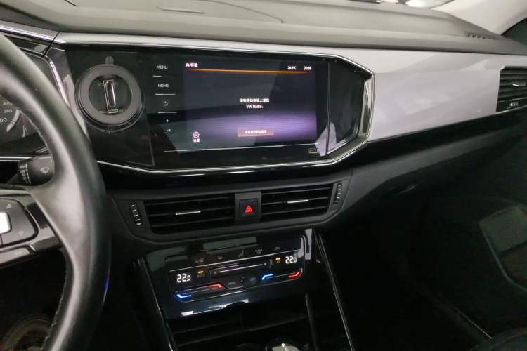 Used Volkswagen Tayron 2020 280TSI Two-Wheel Drive Luxury Connect Edition Audio And AC Panel