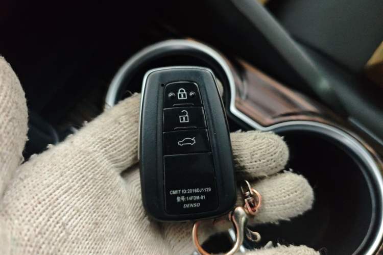 Used Toyota Camry 2021 2.0G Luxury Edition
