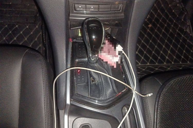 Used JMC Yusheng S350 2013 2.4T Automatic 2WD Diesel Ultra-Luxury 5-Seater