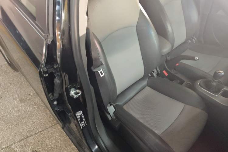 Used Chevrolet Cruze 2013 1.6L SE MT Right Front Seat