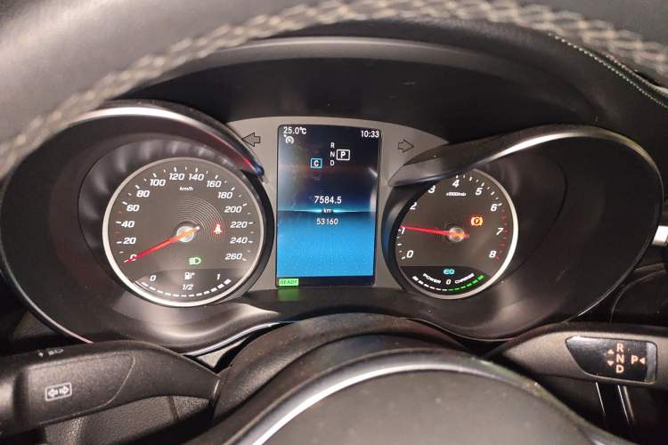 Used Mercedes-Benz C-Class 2019 C 260 L Sport Edition Odometer Close Up