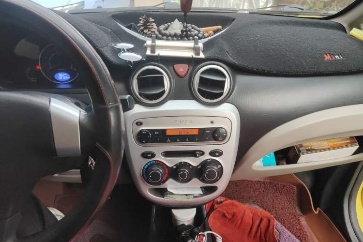 Used CHANGAN Benni mini 2012 1.0L Manual Fashion Edition China IV Standard Audio And AC Panel