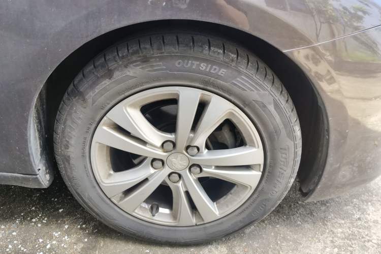 Used Peugeot 408 2014 1.8L Automatic Leading Edition
