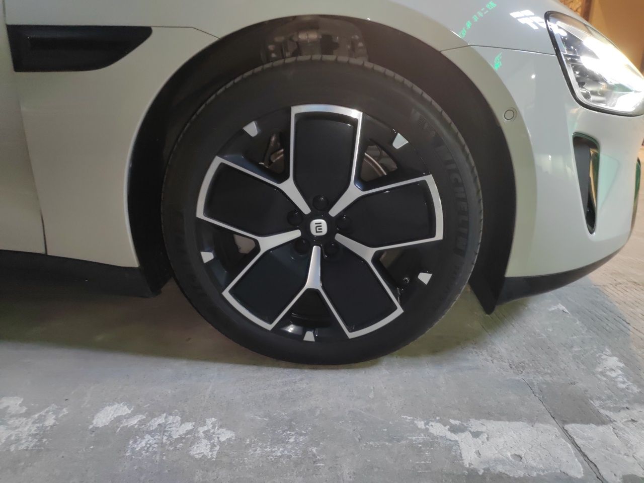 Xiaomi Auto SU7 2024 Rear-Drive Ultra-Long Range Advanced Pro-Level Intelligent Driving Version — снимка 8