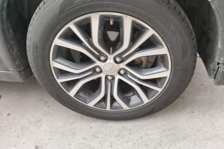 Used Mitsubishi Outlander 2018 2.0L Two-Wheel Drive Glory Edition 5 Seats