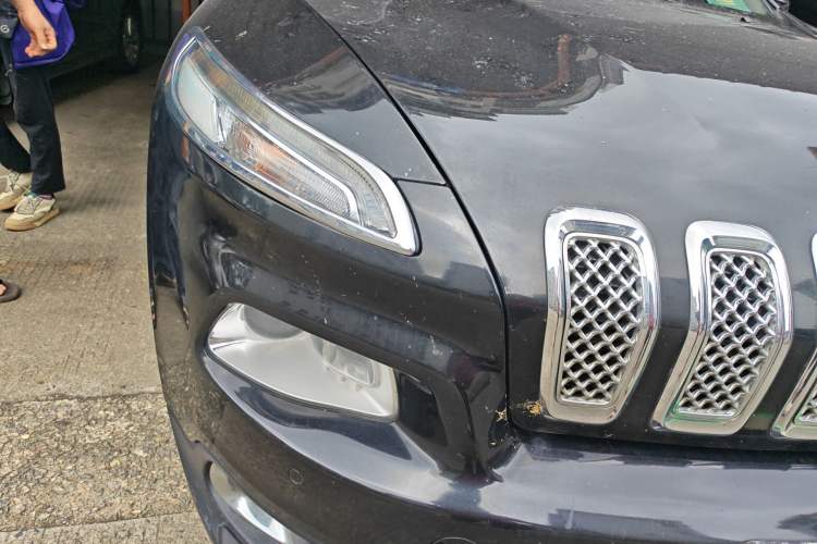 Used Jeep Cherokee 2016 2.4L Leading Smart Version Right Front Headlight