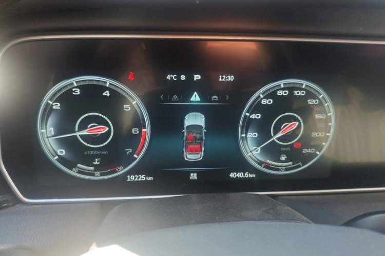 Used Hongqi HS5 2022 Revised Version 2.0T Smart Connect Flagship Edition Instrument Cluster