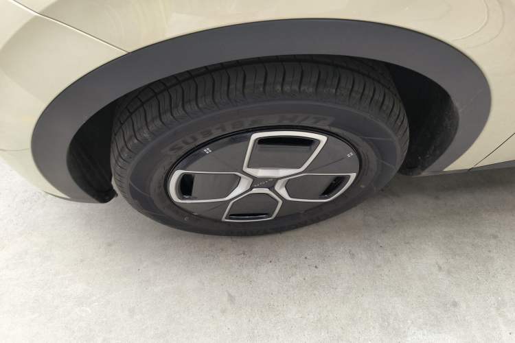 Used AION UT 2025 330 Starlight Edition
