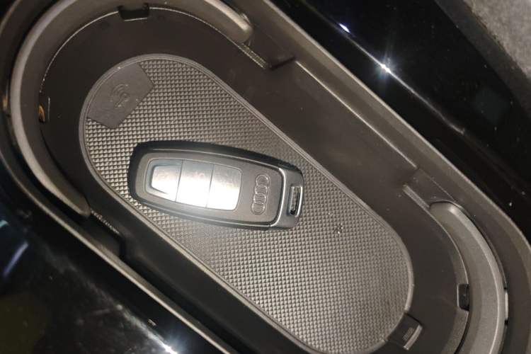 Used Audi Q4 e-tron 2022 50 e-tron quattro Visionary Edition
