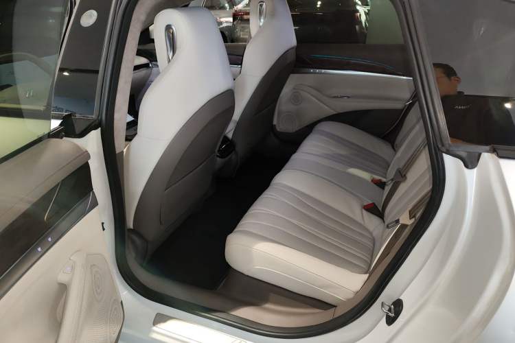 Used IM L7 2022 Dynamic Model Left Rear Seat