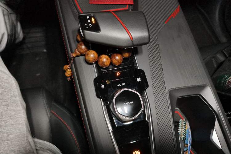 Used CHANGAN OSHAN Z6 2022 Blue Whale 1.5T DCT Smart Edition Gear Lever