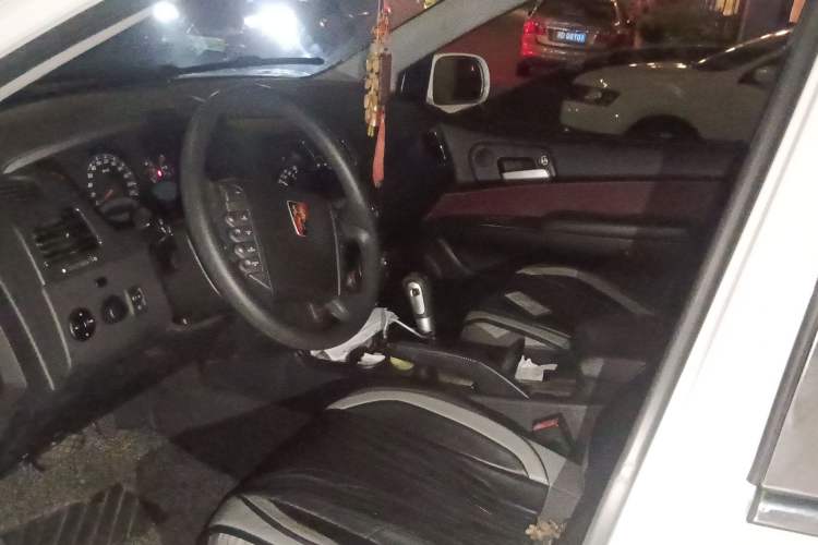 Used Roewe W5 2014 1.8T 2WD Automatic Tharu Special Edition