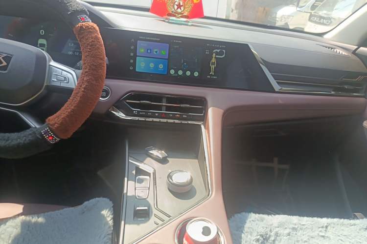 Used SOL X8 PLUS 2023 1.5 TGDI DCT Smart Edition 7-Seater
