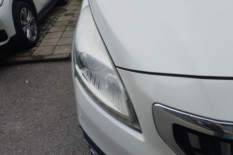 Used Peugeot 3008 2016 2.0L Automatic Classic Edition Right Front Headlight