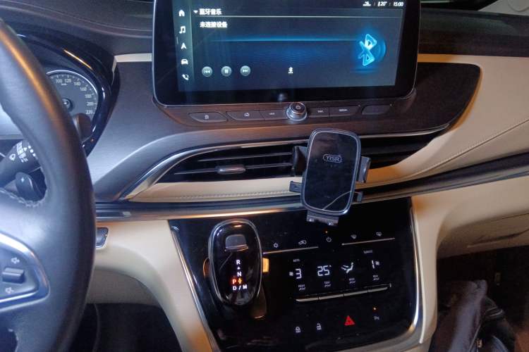 Used Buick GL8 2023 Facelifted Land Cruiser Executive Luxury Version