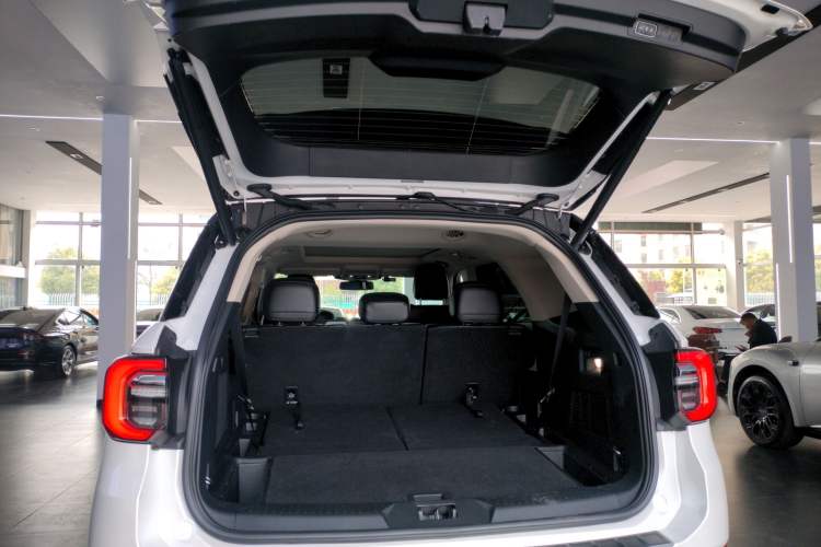 Used Ford Explorer 2023 EcoBoost 285 Four-Wheel Drive Titanium Edition 7-Seater
