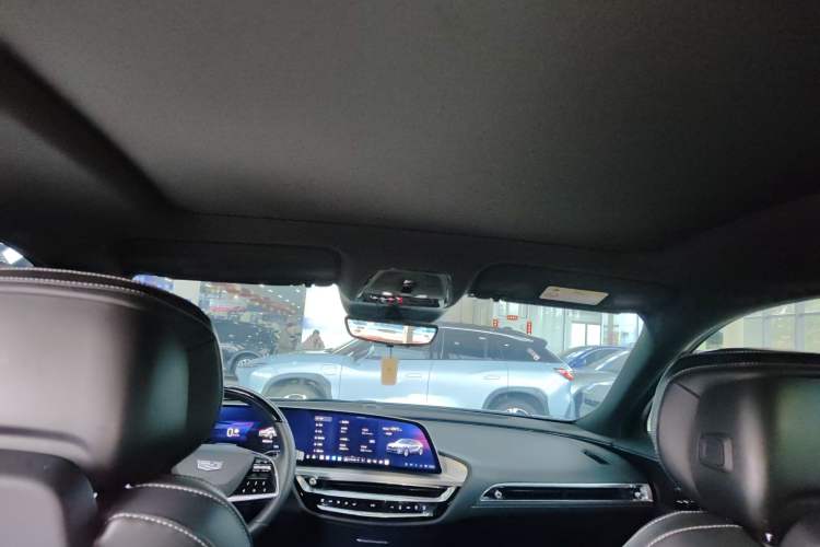 Used Cadillac LYRIQ 2022 Rear-Drive Long-Range Luxury Edition
