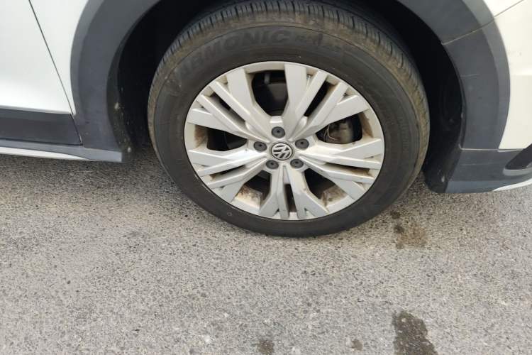 Used Volkswagen C-TREK 2018 230TSI DSG Comfort Model Right Front Wheel Hub