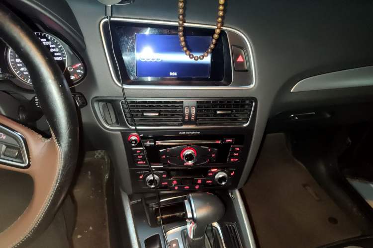 Used Audi Q5 2018 Collector's Edition 40 TFSI Technology Model
