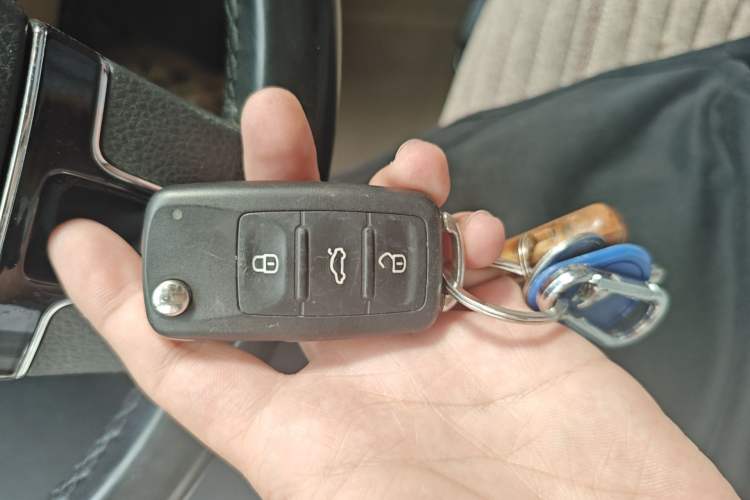 Used Volkswagen Lavida 2013 1.4 TSI DSG Luxury Navigation Edition
