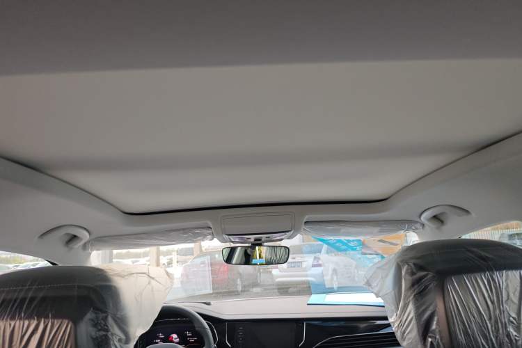 Used Volkswagen Passat 2026 Model, Outstanding 380TSI Xingkong Longteng Edition Headliner